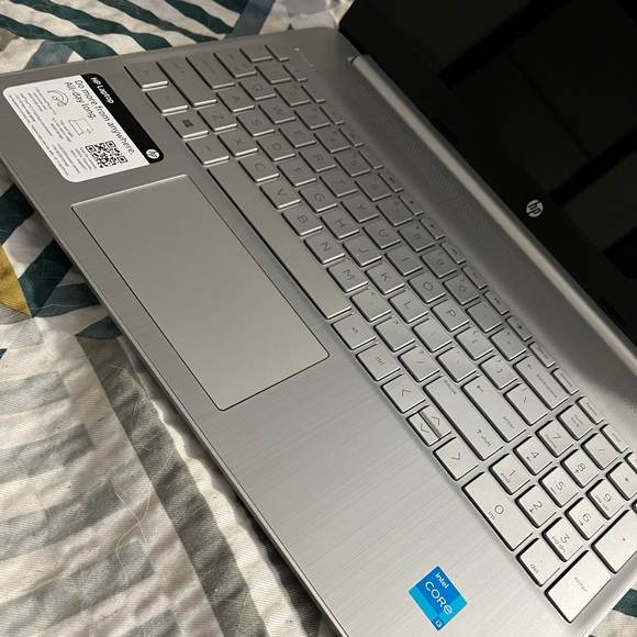 HP Laptop 11th Gen i3 256gb SSD 8gb DDR4 Barely Used - Picture 5 of 8